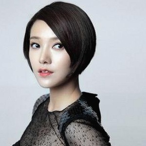 性爱大师派大星与金发长腿辣妹激情爆发，绣花开档小妈花儿姐再掀热潮